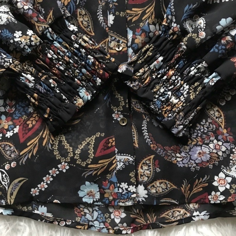 Wayf "Russell" Boho Paisley Smocked
Chiffon Blouse. Size XS - Picture 5 of 5